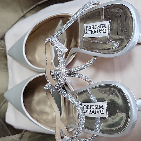 NWT- Badgley Mischka ‘Autumn’ Kitten Heel Pump DISPLAY SHOE - Picture 7 of 12